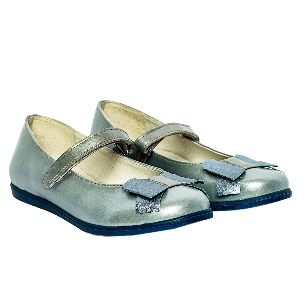 Balerini din piele, Lia, Albastru