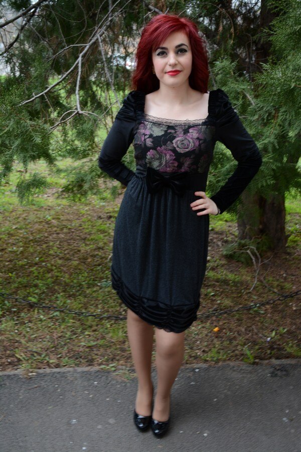 Rochie vintage cu imprimeu floral D&J Exclusive, Negru-Mov