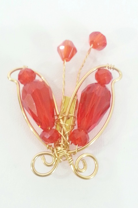 Brosa fluture, Lola Bijoux, cristale rosii