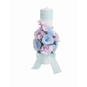 Lumanare de botez Handmade Minis Boutique, cu flori handmade bleu si lila Lumanare de botez Handmade Minis Boutique, cu flori handmade bleu si lila