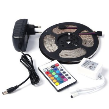 Set banda cu leduri multicolore - 5 metri cu telecomanda , adaptor si sursa AMRY Set banda cu leduri multicolore - 5 metri cu telecomanda , adaptor si sursa AMRY
