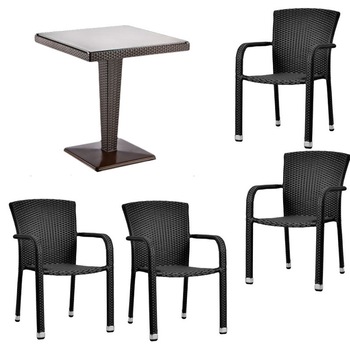 Set pentru terasa masa patrata blat sticla BROSQUE 70x70cm din ratan culoare cafea cu 4 scaune PALMAR culoare neagra Set pentru terasa masa patrata blat sticla BROSQUE 70x70cm din ratan culoare cafea cu 4 scaune PALMAR culoare neagra
