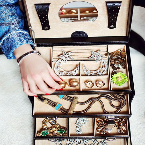 Cutie bijuterii Amy, din piele naturala, de culoare negra, WindRose