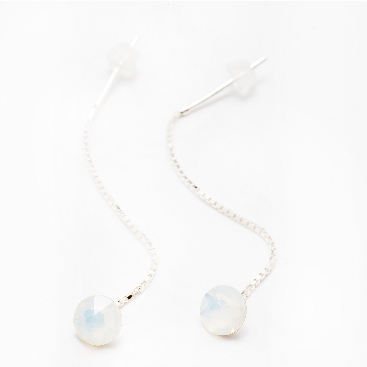 Cercei Argint DaviCrystals cu cristale cu un singur cristal flat bottom cu tija lant white opal