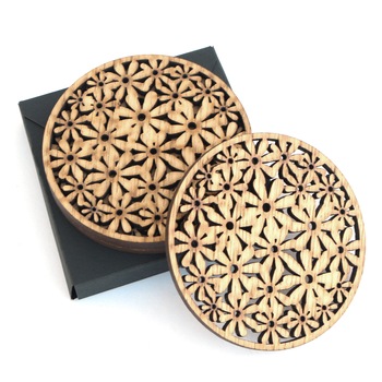 Set 4 buc. Suport / Coaster pahar model Clematita din furnir stejar Natur Set 4 buc. Suport / Coaster pahar model Clematita din furnir stejar Natur