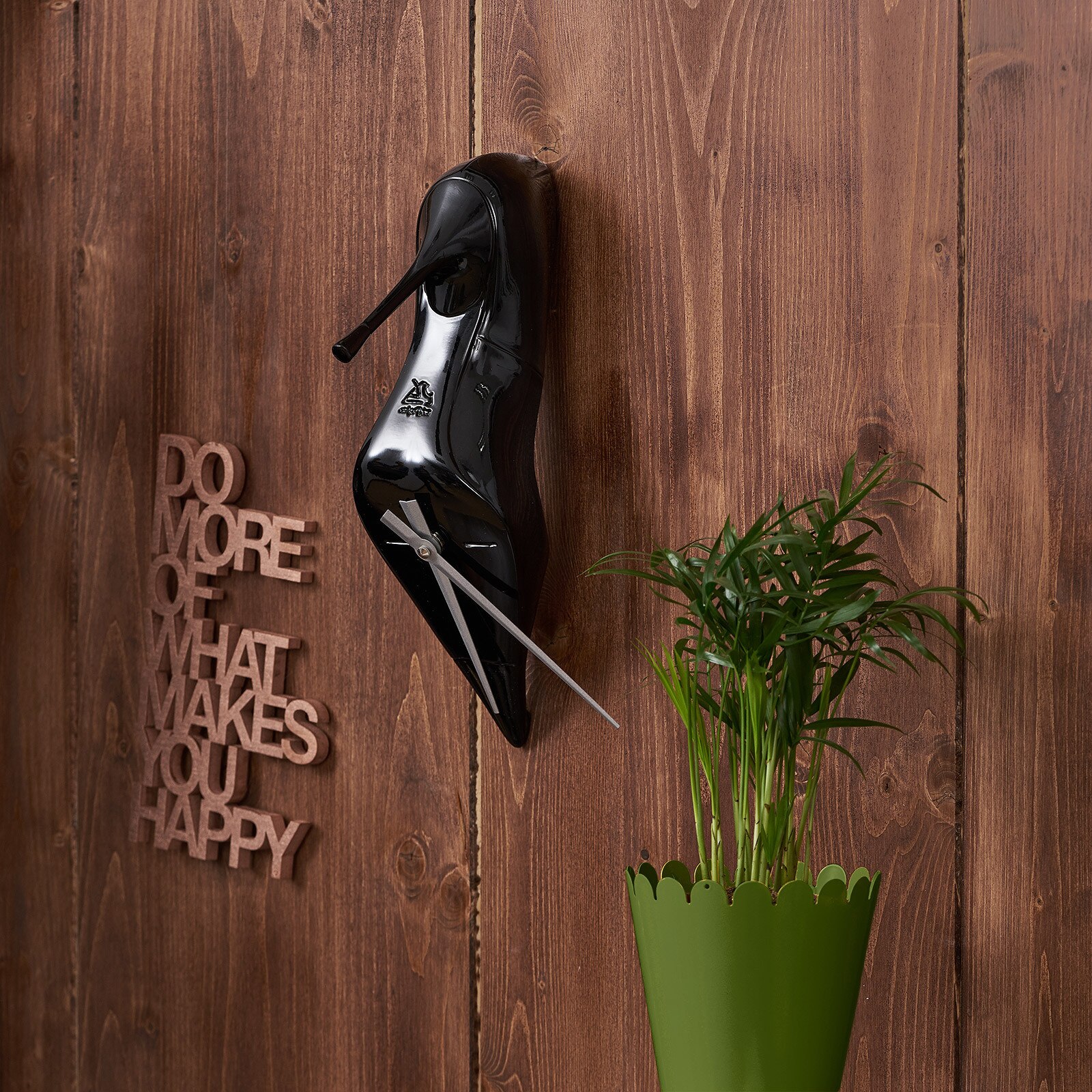 Ceas de perete pantof Brigitte, de culoare negru lucios, Antartidee by iLUX