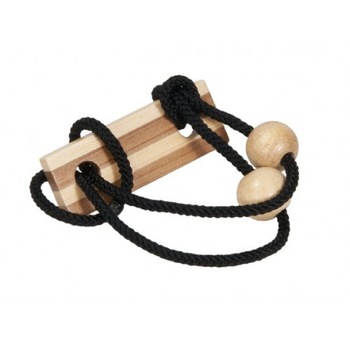 Joc logic IQ elibereaza inelul in cutie metalica Joc logic IQ elibereaza inelul in cutie metalica