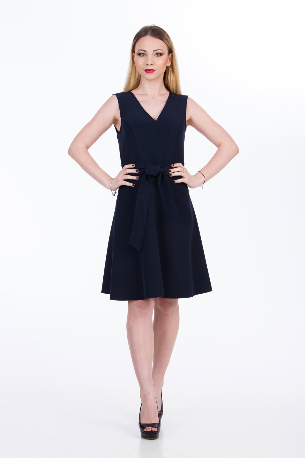 Rochie clos bleumarin, cu cordon