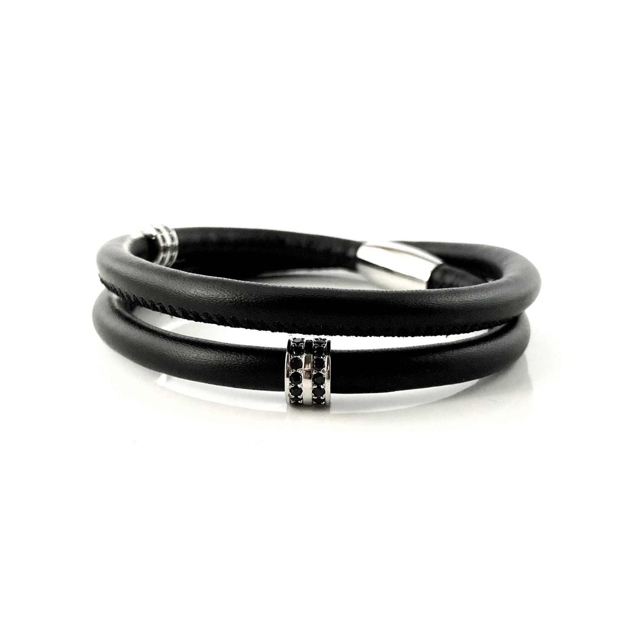 Bratara Black Leather Inchizatoare Magnetica 17.5 cm