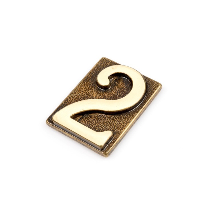 Caracter '' 2 '' Numar Imobil , Alama , Antichizat , H-8 cm Br-030