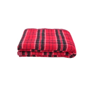 Patura din lana, ILITEX, model Sofia, 150X200cm, 717 gr/mp, rosu/negru, cutie premium Patura din lana, ILITEX, model Sofia, 150X200cm, 717 gr/mp, rosu/negru, cutie premium