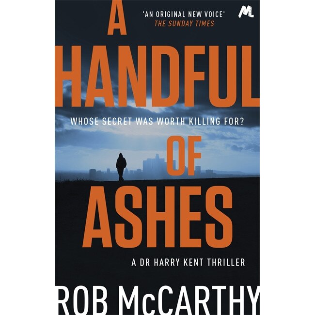 A Handful of Ashes de Rob McCarthy [Paperback]