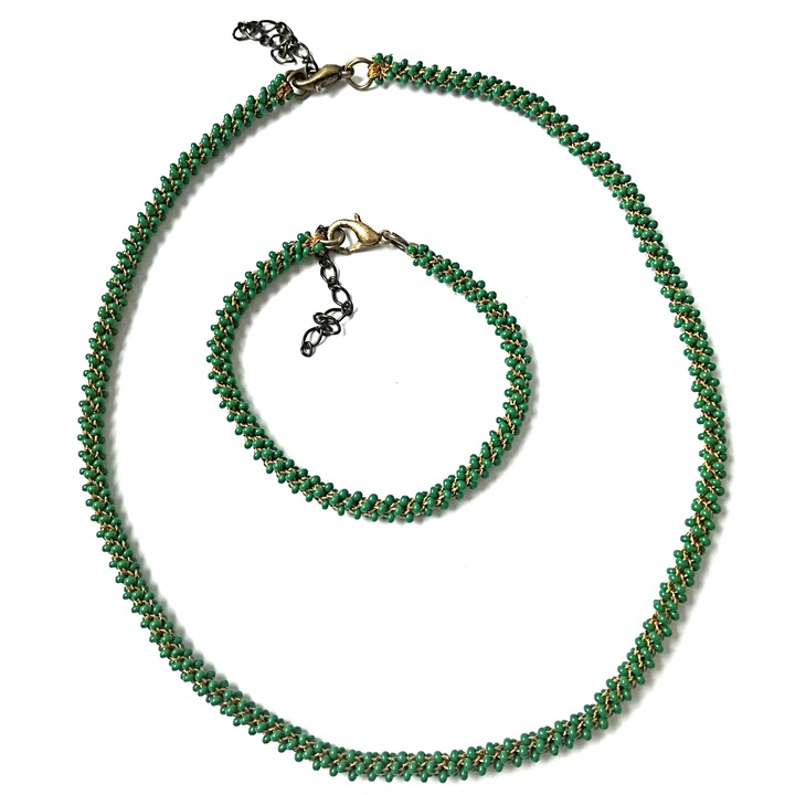 Set colier si bratara cu margele Preciosa Cehia, verde inchis si fir metaic auriu