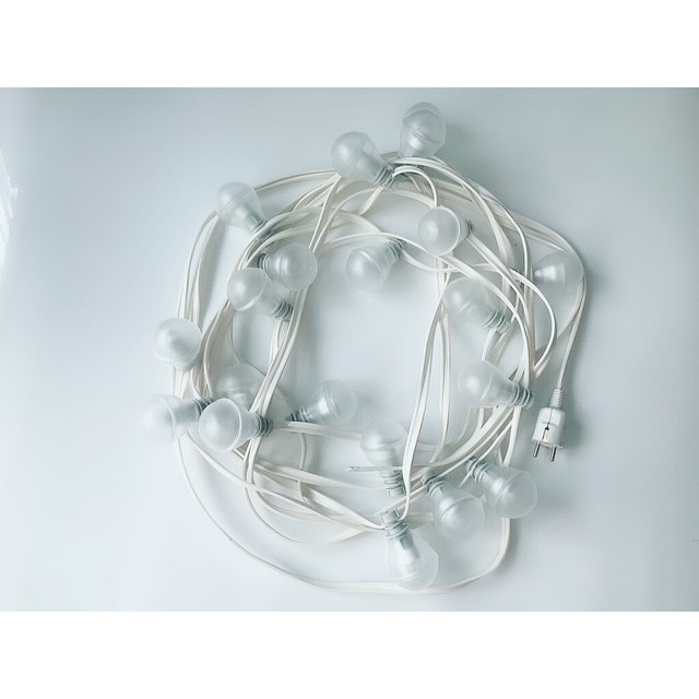 Ghirlanda Luminoasa de Exterior, Cablu Alb, Lumina Calda, 8 m Lungime, cu 24 Becuri Standard, Glob Transparent.