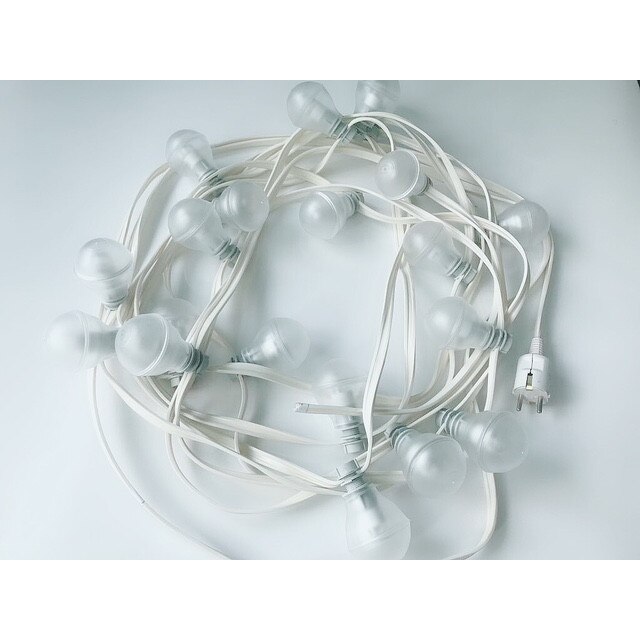 Ghirlanda Luminoasa de Exterior, Cablu Alb, Lumina Calda, 38 m Lungime, cu 114 Becuri Standard, Glob Transparent.