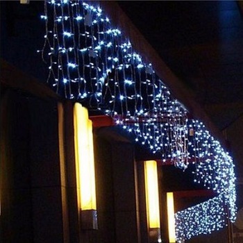 Instalatie Perdea - 5 m x 1 m, 240 leduri cu FLASH, ALB RECE, 3143 W Instalatie Perdea - 5 m x 1 m, 240 leduri cu FLASH, ALB RECE, 3143 W
