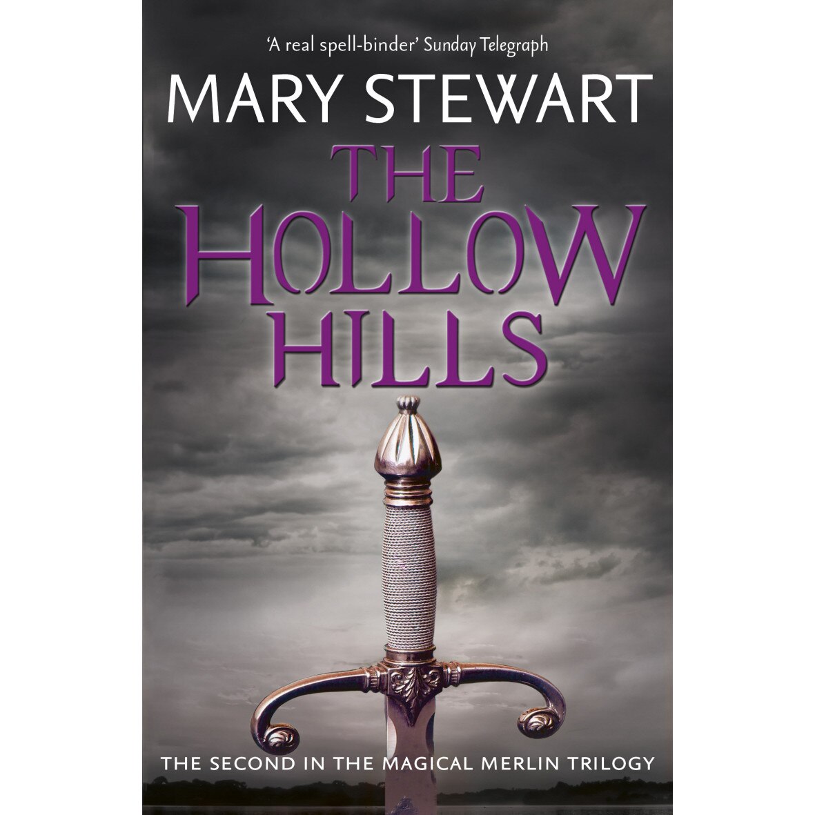 The Hollow Hills de Mary Stewart