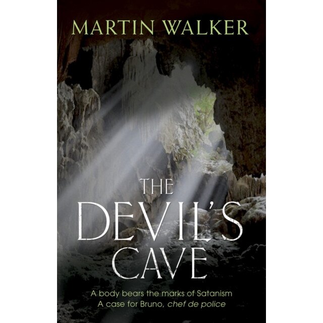 The Devil's Cave de Martin Walker