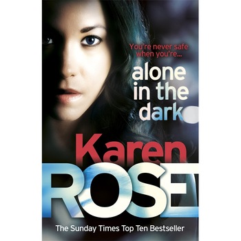 Alone in the Dark (The Cincinnati Series Book 2) de Karen Rose Alone in the Dark (The Cincinnati Series Book 2) de Karen Rose