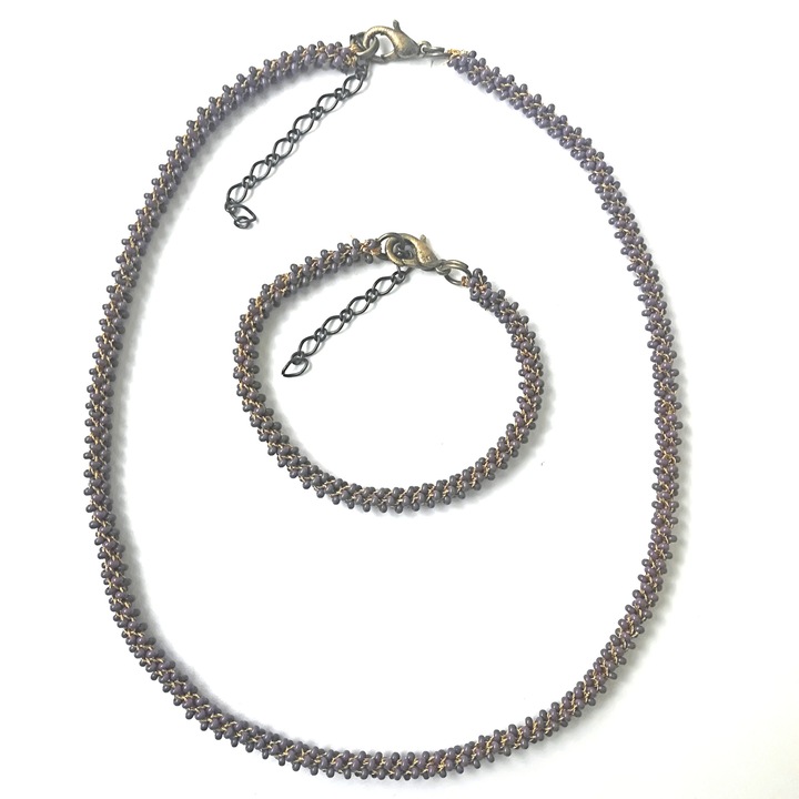 Set colier si bratara, Crisandahandmade, cu margele Preciosa Cehidwqfwqa si fir metalic, Auriu/Mov deschis, 0.6 cm