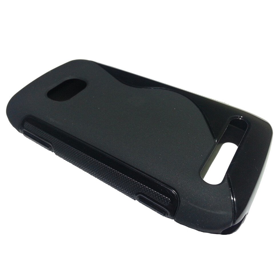Husa Nokia Lumia 710 din Silicon Model S Line Culoare Neagra