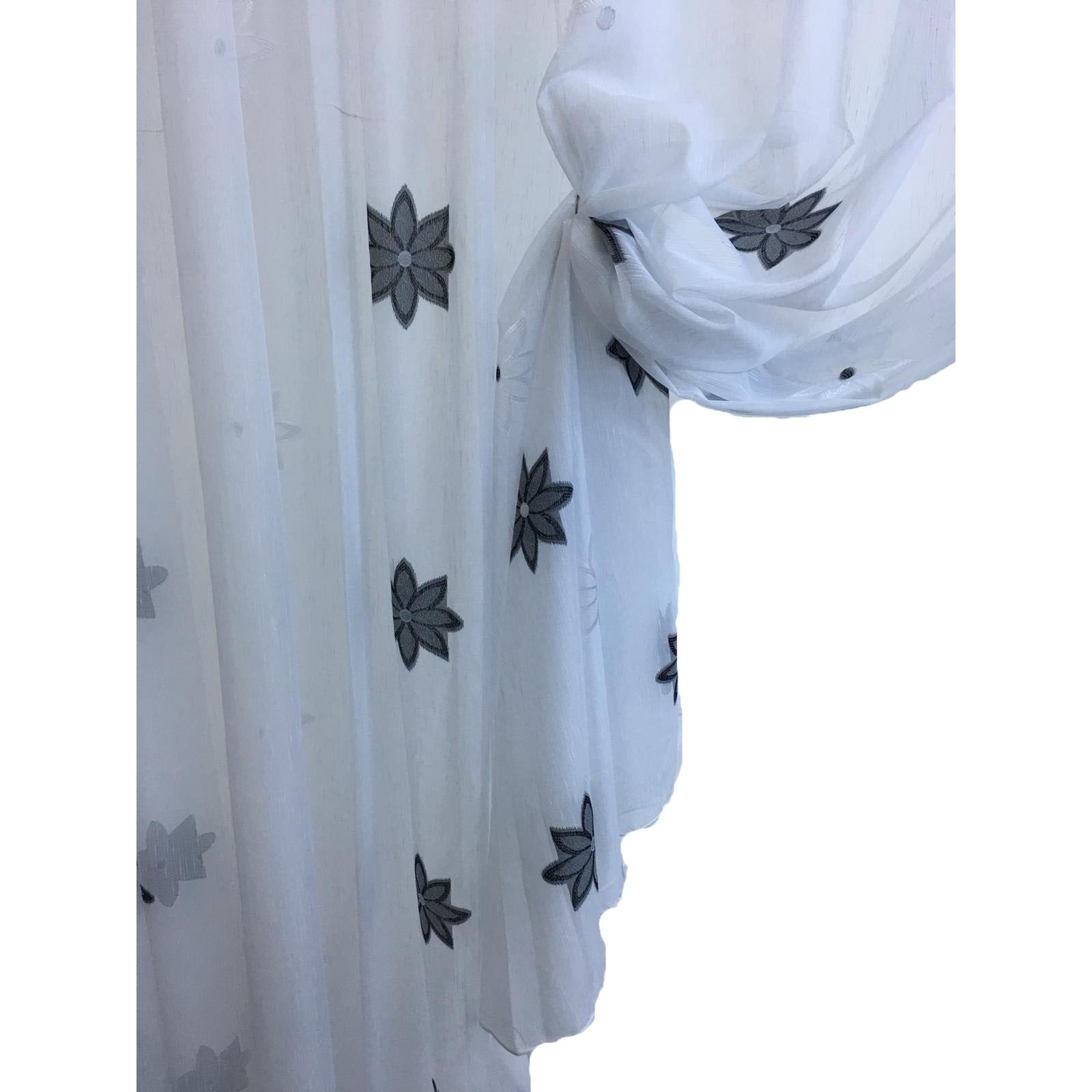 Perdea alba cu broderie neagra 400x245cm cu rejansa by Liz Line - RD314