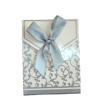 Marturii botez/nunta cutiute argintii bomboane ultimele 12 buc Marturii botez/nunta cutiute argintii bomboane ultimele 12 buc