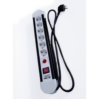 Prelungitor cu protectie supratensiune 5 metri 6 prize, switch, intrerupator,protectie copii, cablu 3 x 1,5mm Electric Prelungitor cu protectie supratensiune 5 metri 6 prize, switch, intrerupator,protectie copii, cablu 3 x 1,5mm Electric