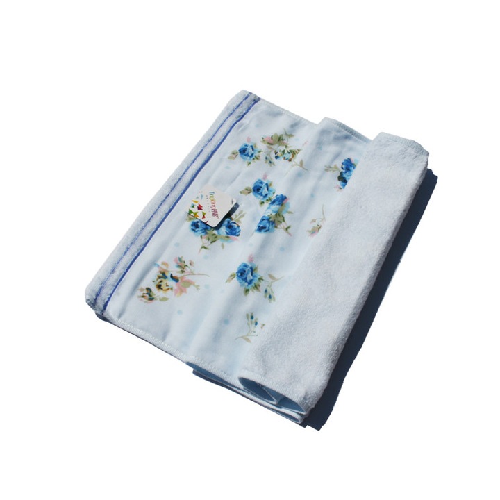 Хавлиена кърпа роза със сини цветя