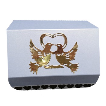 Casuta perlata Dove, IDo, cutie marturii sau cinste, alb perlat, decoratiuni 3D, personalizata Casuta perlata Dove, IDo, cutie marturii sau cinste, alb perlat, decoratiuni 3D, personalizata