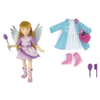 Papusa Chloe cu accesorii, Kathe Kruse, cutie Deluxe, articulatii mobile, face parte din povestea Kruselings - Gardienii Viselor Papusa Chloe cu accesorii, Kathe Kruse, cutie Deluxe, articulatii mobile, face parte din povestea Kruselings - Gardienii Viselor