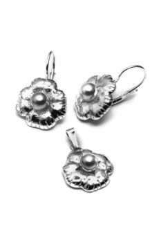 Set din argint 925, Eurosilver, in forma de floare cu perle, alb Set din argint 925, Eurosilver, in forma de floare cu perle, alb