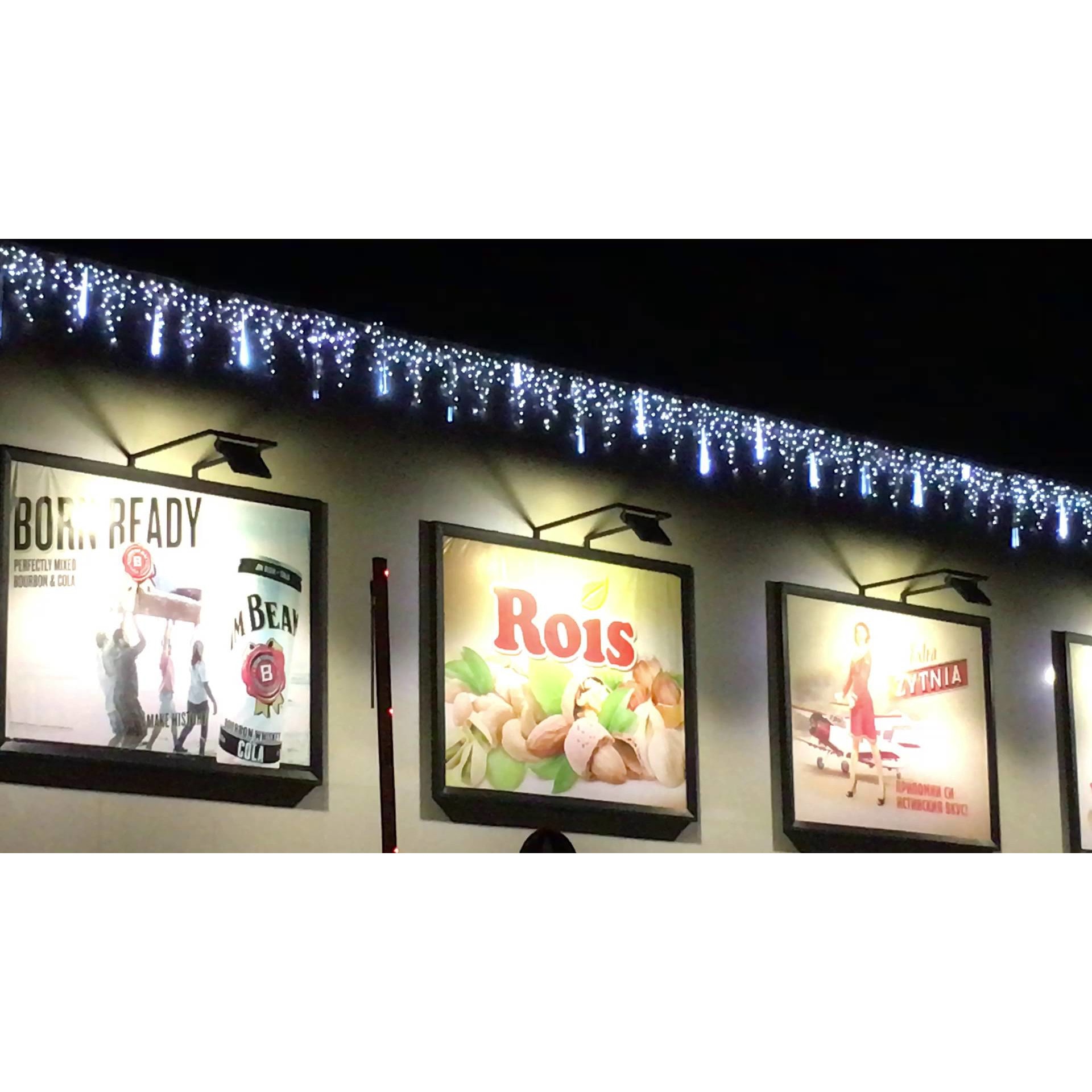 Instalatie de Craciun 5 m x 0.7 m , Perdea Franjurata Alba Rece, 143 leduri, SDX, 8033W