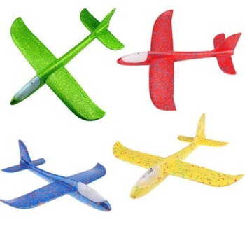 Set 4 avioane din polistiren, 47 cm, cu led Set 4 avioane din polistiren, 47 cm, cu led