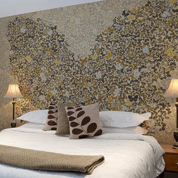 Fototapet vlies - Madame Butterfly - 350 x 270 cm Fototapet vlies - Madame Butterfly - 350 x 270 cm