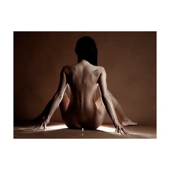 Fototapet vlies - Femeie cu tatuaj - 400 x 309 cm Fototapet vlies - Femeie cu tatuaj - 400 x 309 cm