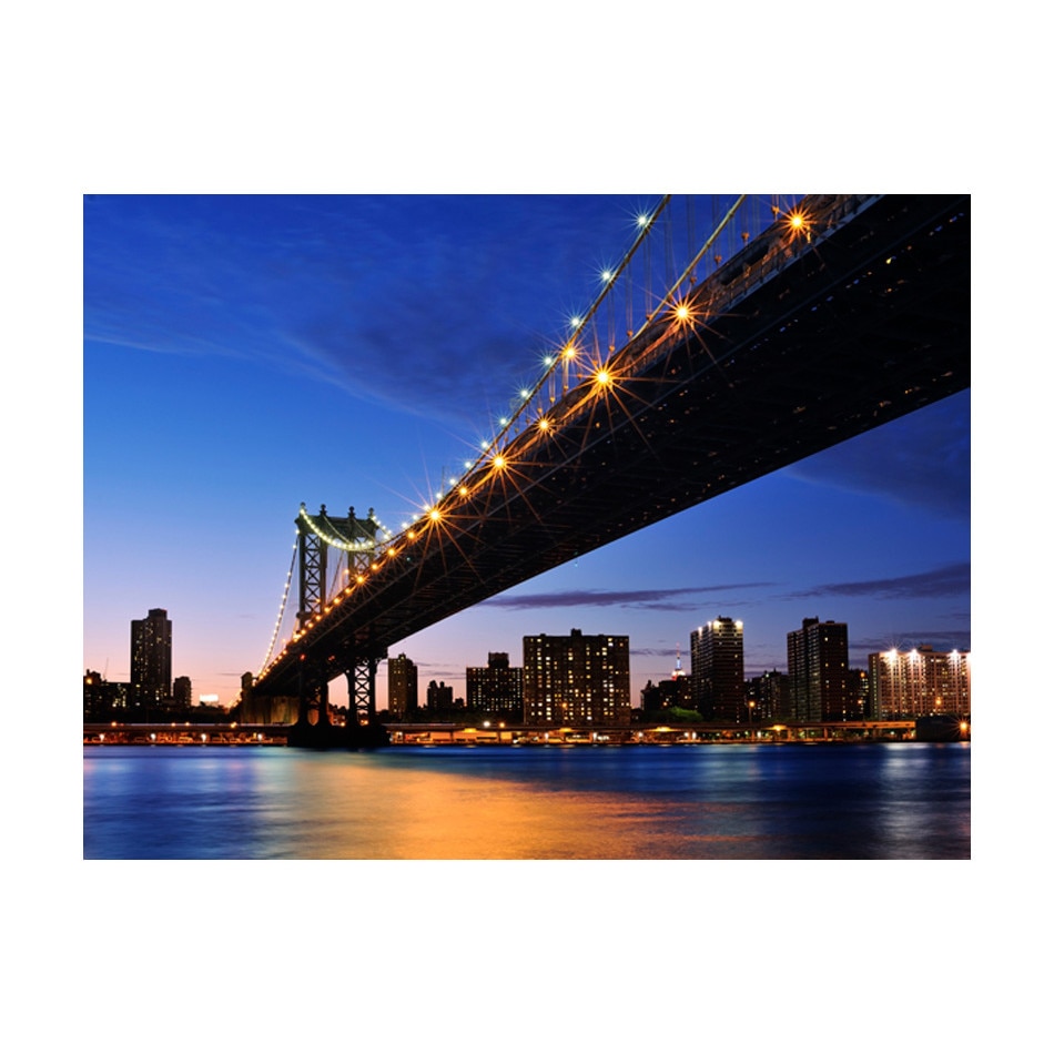 Fototapet vlies - Podul Manhattan luminat noaptea - 200 x 154 cm