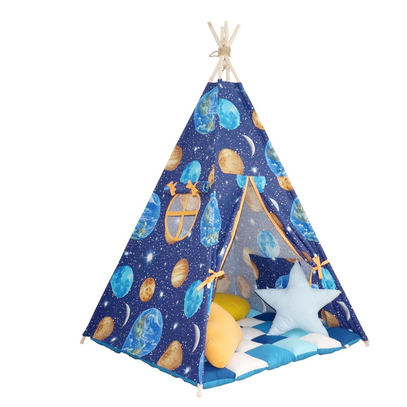 Set Cort de joaca teepee Micul astronaut, Montessori, 105 x 105 x 176 cm, bumbac 100%, include salteluta de joaca premium