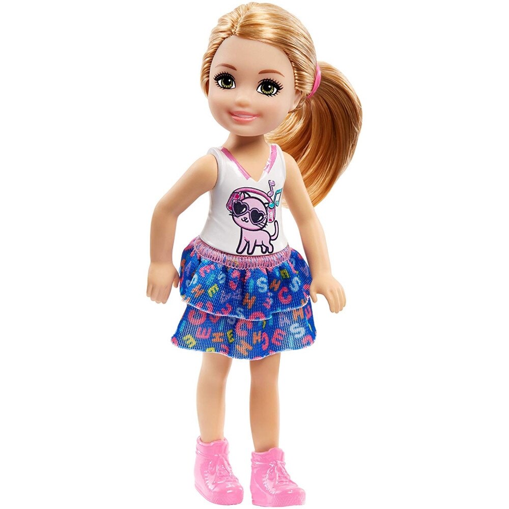 Papusa Mattel Barbie Chelsea Blonda cu Fusta Albastra si tricou Alb