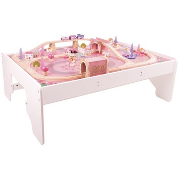 Masuta cu trenuletul magic al zanelor Masuta cu trenuletul magic al zanelor