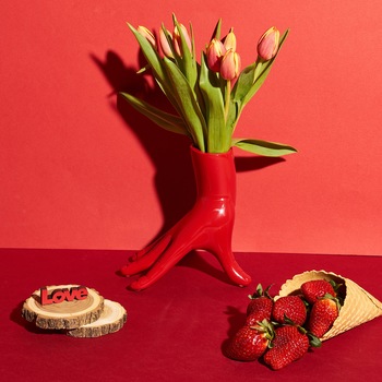 Vaza suport mana Oggeti, de culoare rosu lucios, Antartidee Vaza suport mana Oggeti, de culoare rosu lucios, Antartidee