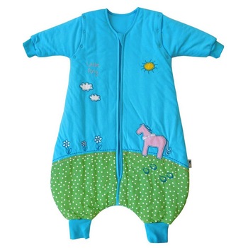 Sac de dormit cu picioruse si maneca lunga detasabila Pony 5-6 ani 2.5 Tog Sac de dormit cu picioruse si maneca lunga detasabila Pony 5-6 ani 2.5 Tog