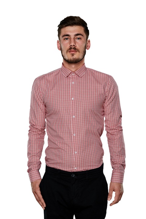 Camasa in carouri visinii, Dragos Prioteasa, Visiniu