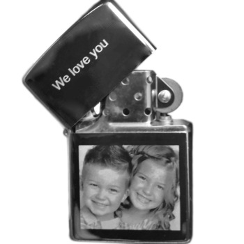 Bricheta metalica Zippo chrome high polish personalizata cu poza si textul tau Bricheta metalica Zippo chrome high polish personalizata cu poza si textul tau