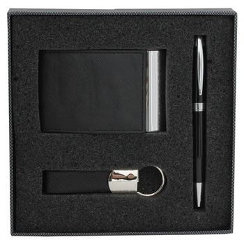 Set pentru cadou: pix metalic nergu, breloc si port carti vizita imitatie piele, in cutie carton Set pentru cadou: pix metalic nergu, breloc si port carti vizita imitatie piele, in cutie carton