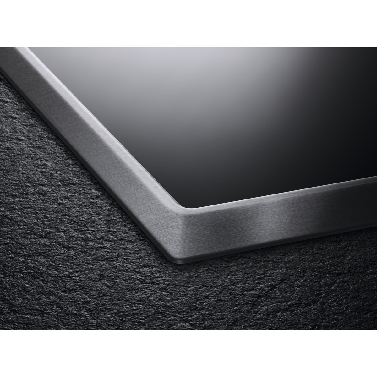 plita incorporabila aeg iae84411xb inductie 4 zone de gatit touch control conectivitate hota senseboil timer 77 cm negru