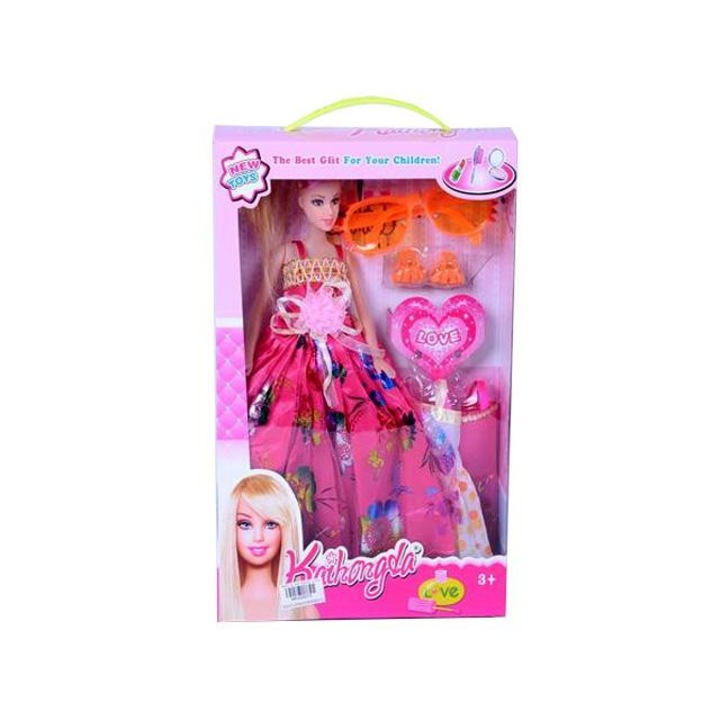 Divatbaba kiegészítőkkel