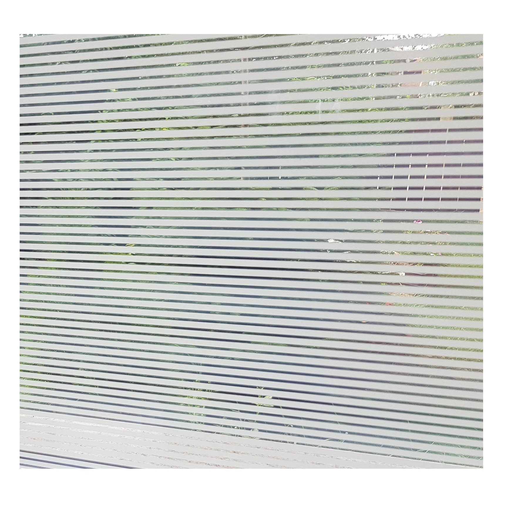 Folie decorativa autoadeziva dungi fine albe, 10 m x 1.52 m