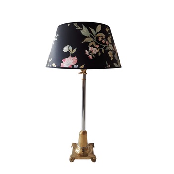 Veioza Quadra picior metal argintiu cu auriu si abajur negru cu flori H: 74 cm Veioza Quadra picior metal argintiu cu auriu si abajur negru cu flori H: 74 cm