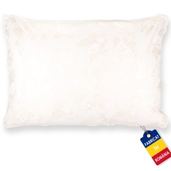 Perna Pernador cu puf si pana de gasca, 50cm x 70cm, alb cu trandafiri argintii Perna Pernador cu puf si pana de gasca, 50cm x 70cm, alb cu trandafiri argintii